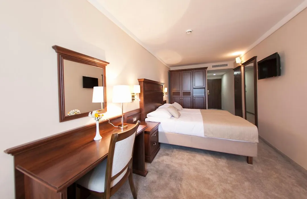 Grand Hotel Neum Wellness & Spa-1